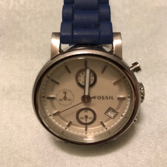 Fossil Watch - Picture 1 of 9